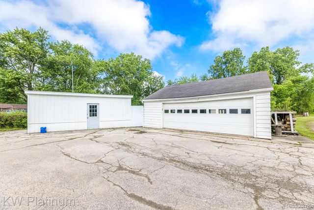5930 Gratiot Avenue, St. Clair Township, MI 48079