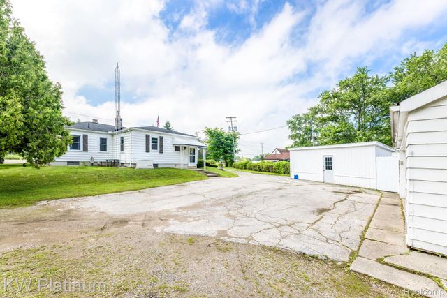 5930 Gratiot Avenue, St. Clair Township, MI 48079