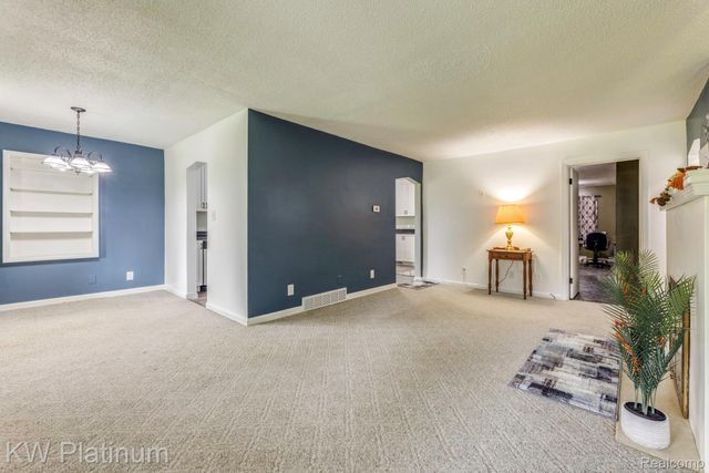 5930 Gratiot Avenue, St. Clair Township, MI 48079