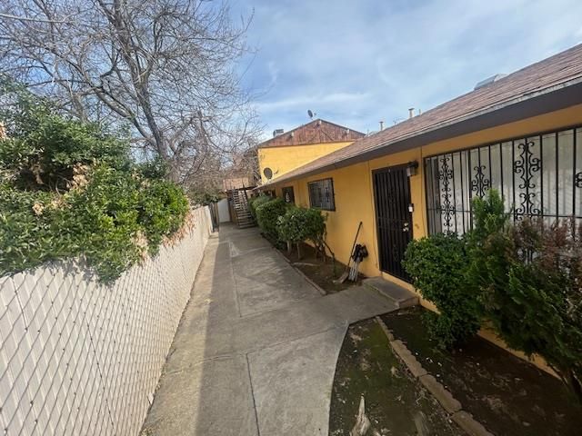 2218 N Glenn Avenue, Fresno, CA 93704