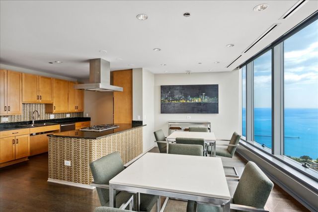 60 E Monroe Street 6102, Chicago, IL 60603