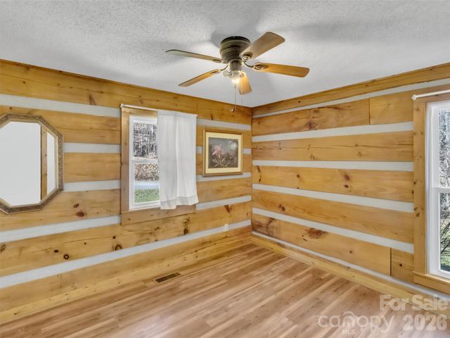 229 Medford Hannah Road, Waynesville, NC 28785