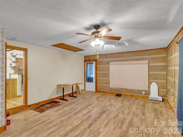 229 Medford Hannah Road, Waynesville, NC 28785