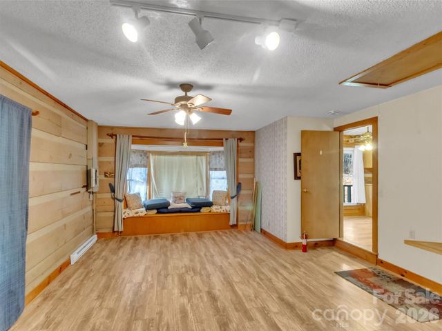 229 Medford Hannah Road, Waynesville, NC 28785