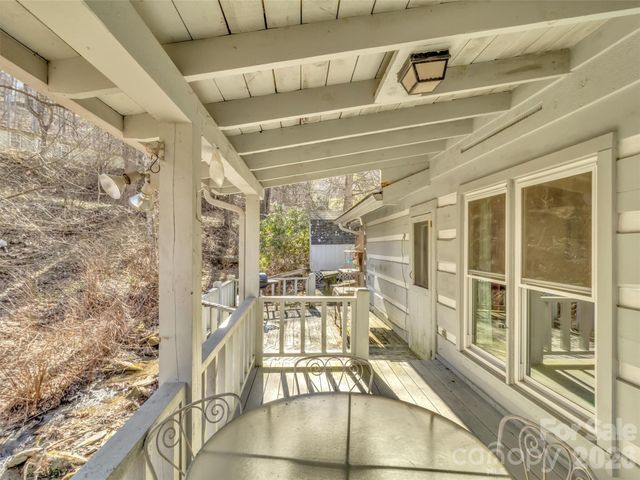 229 Medford Hannah Road, Waynesville, NC 28785