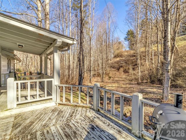 229 Medford Hannah Road, Waynesville, NC 28785