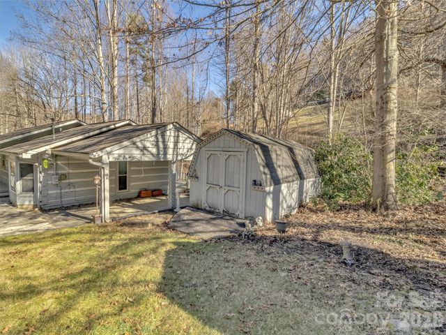 229 Medford Hannah Road, Waynesville, NC 28785