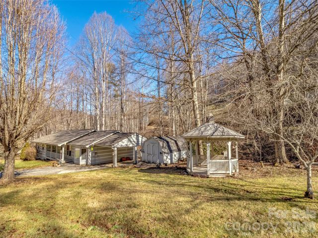 229 Medford Hannah Road, Waynesville, NC 28785