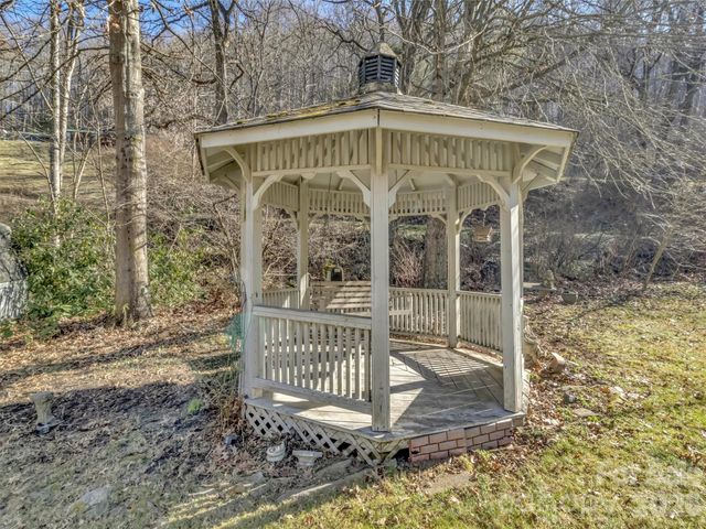 229 Medford Hannah Road, Waynesville, NC 28785