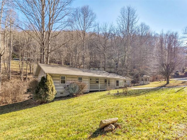 229 Medford Hannah Road, Waynesville, NC 28785