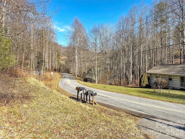 229 Medford Hannah Road, Waynesville, NC 28785
