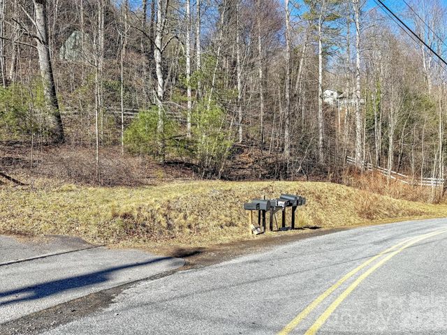 229 Medford Hannah Road, Waynesville, NC 28785