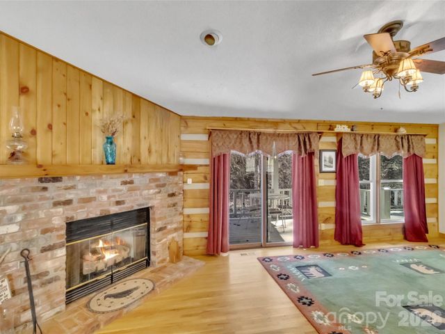 229 Medford Hannah Road, Waynesville, NC 28785