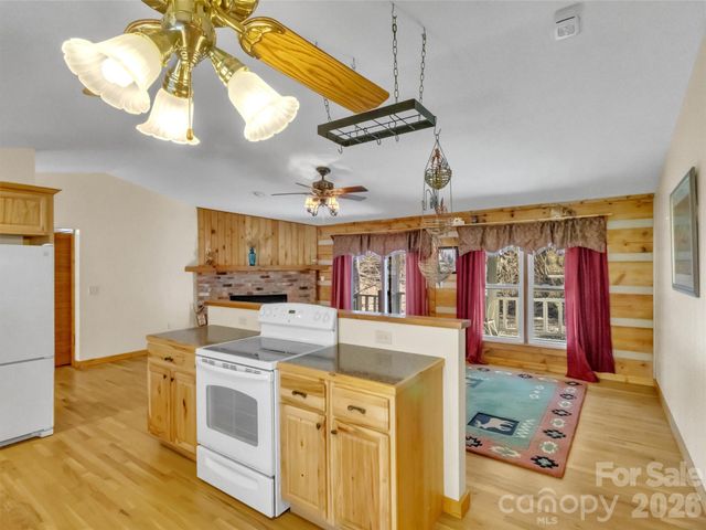 229 Medford Hannah Road, Waynesville, NC 28785