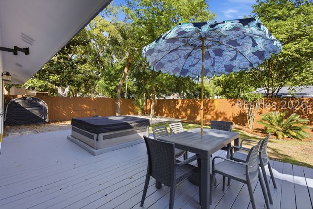 8 Azalea St, Hilton Head Island, SC 29928