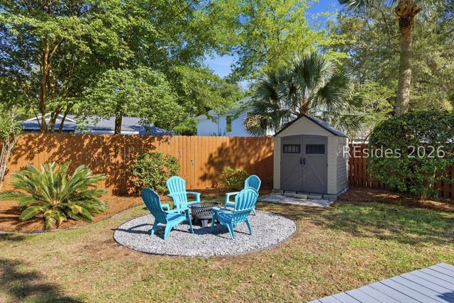 8 Azalea St, Hilton Head Island, SC 29928