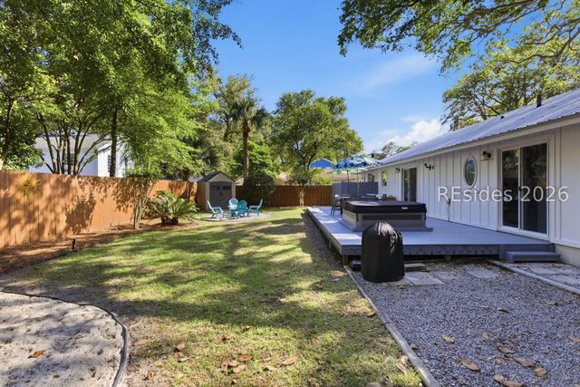 8 Azalea St, Hilton Head Island, SC 29928