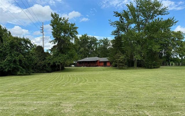 9002 Lumbert Lane, Lebanon, IL 62254