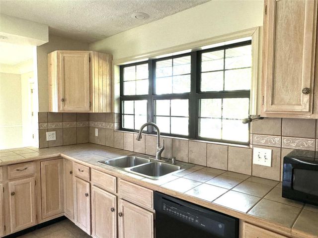 9002 Lumbert Lane, Lebanon, IL 62254