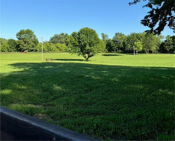 9002 Lumbert Lane, Lebanon, IL 62254