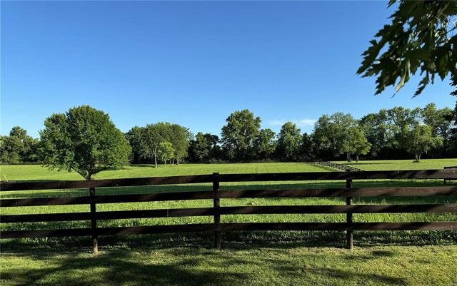 9002 Lumbert Lane, Lebanon, IL 62254