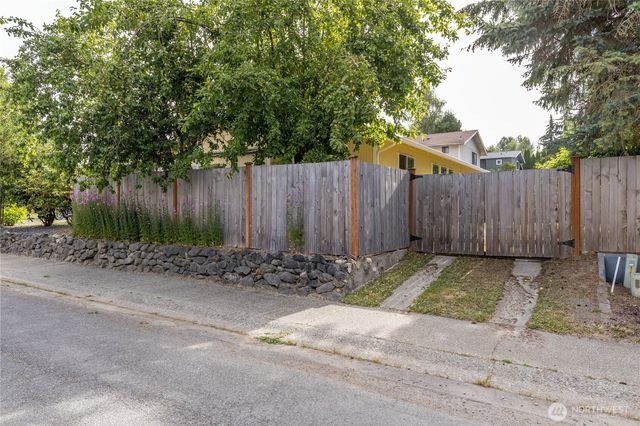 2707 S 366th Place, Federal Way, WA 98003
