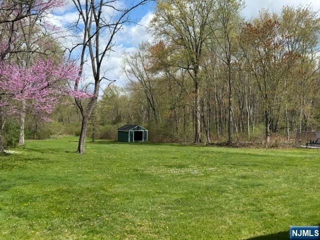 10 Bellows Lane, Montville Township, NJ 07082