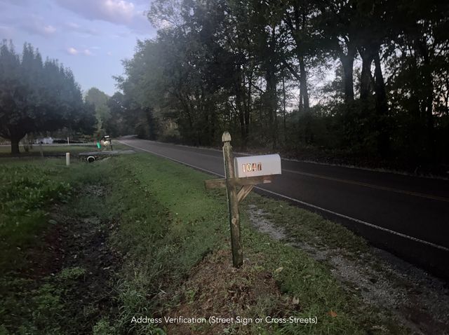 1047 Perry Switch Rd, Jackson, TN 38301