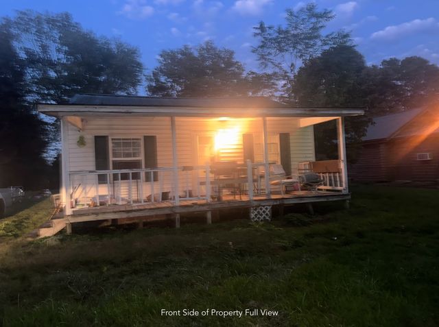 1047 Perry Switch Rd, Jackson, TN 38301