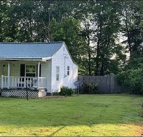 1047 Perry Switch Rd, Jackson, TN 38301