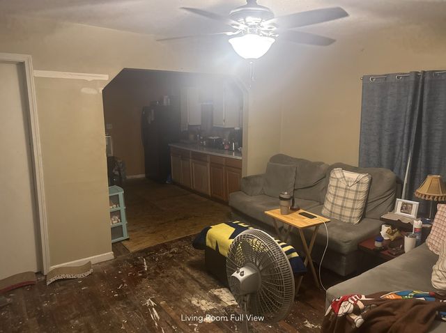 1047 Perry Switch Rd, Jackson, TN 38301