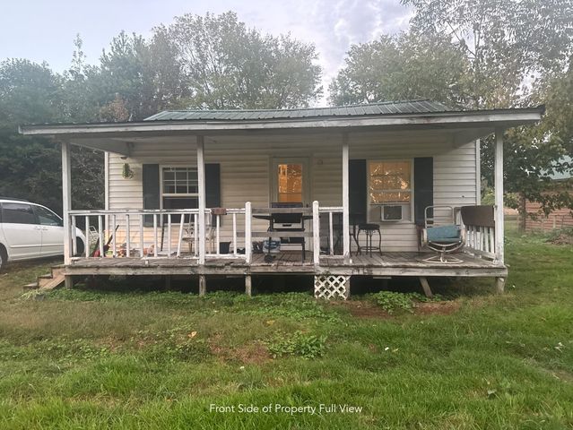 1047 Perry Switch Rd, Jackson, TN 38301