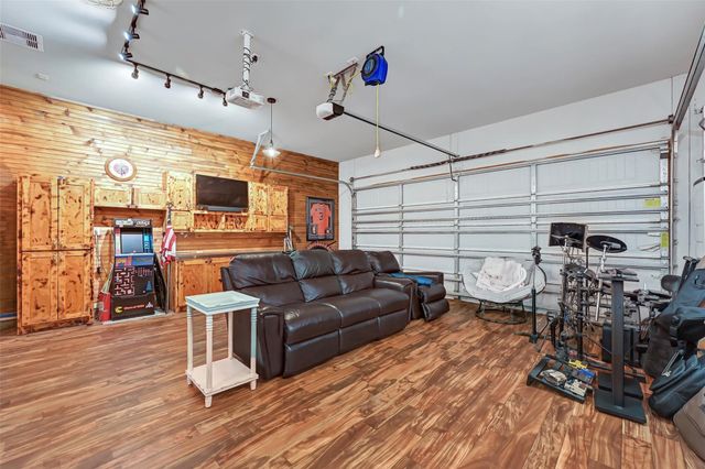 1821 Avery Lane, Friendswood, TX 77546