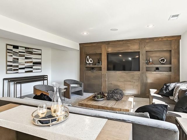 5831 Lentz Drive, Parkville, MO 64152