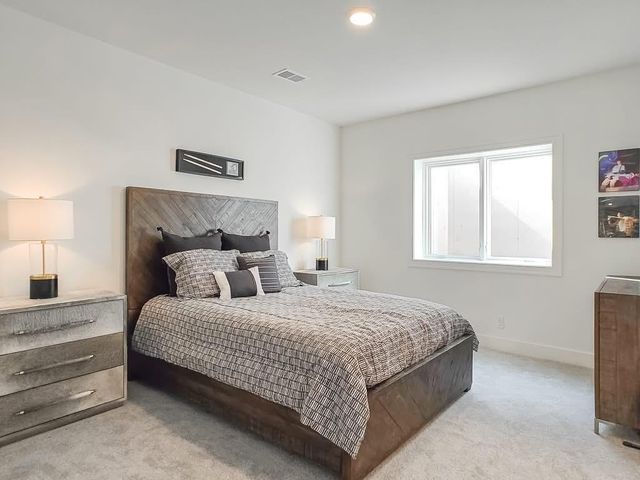 5831 Lentz Drive, Parkville, MO 64152