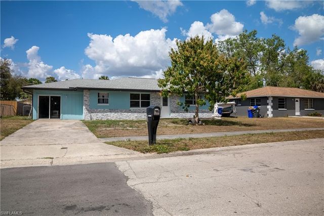 4811 Zana DR, Fort Myers, FL 33905