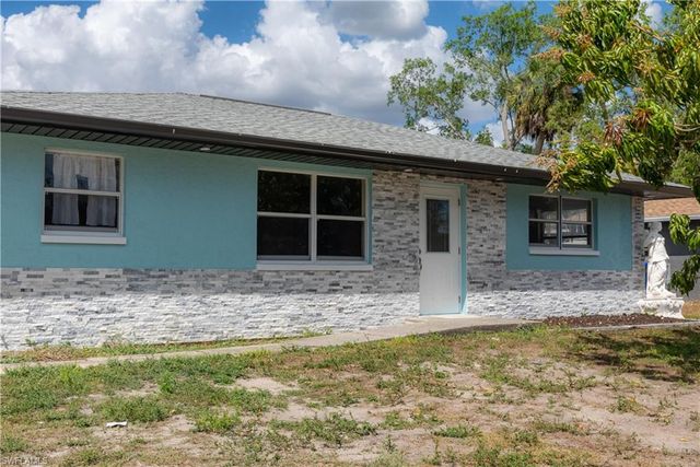 4811 Zana DR, Fort Myers, FL 33905