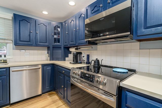 59 Hudson St, Leominster, MA 01453