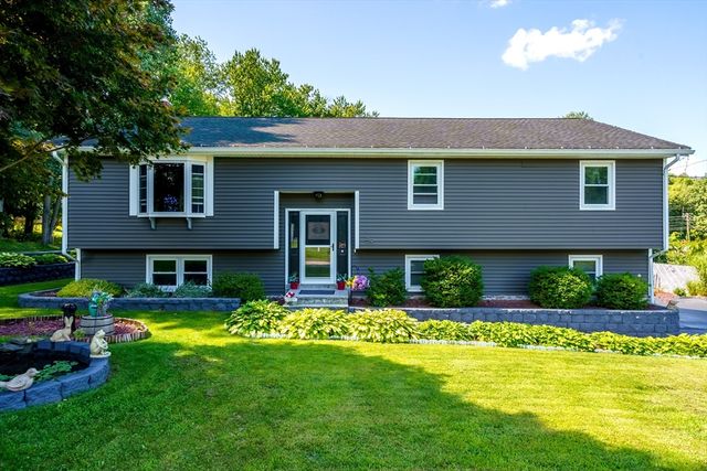 59 Hudson St, Leominster, MA 01453