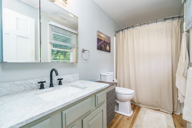 59 Hudson St, Leominster, MA 01453