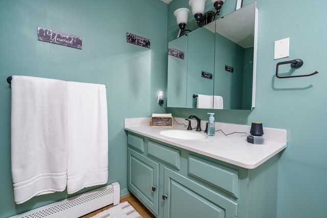 59 Hudson St, Leominster, MA 01453