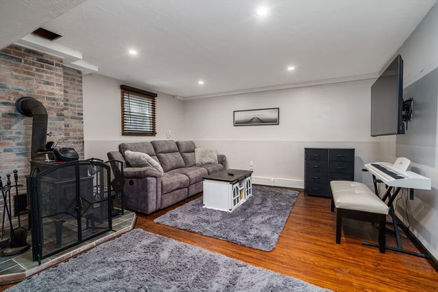 59 Hudson St, Leominster, MA 01453