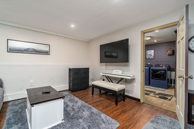 59 Hudson St, Leominster, MA 01453