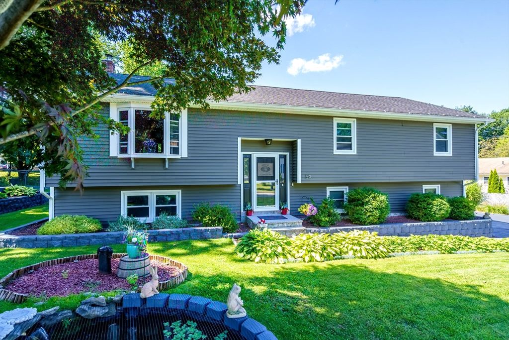 59 Hudson St, Leominster, MA 01453