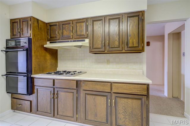 1946 Burlewood Drive, St Louis, MO 63146