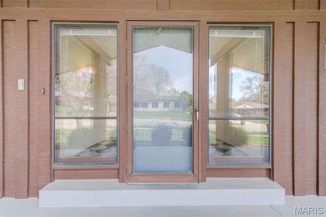 1946 Burlewood Drive, St Louis, MO 63146