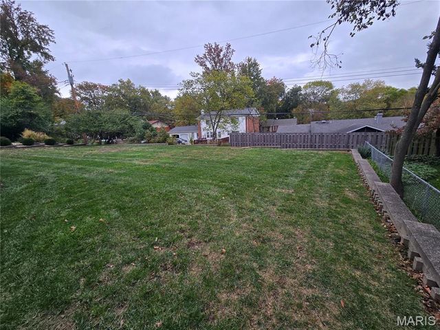 1946 Burlewood Drive, St Louis, MO 63146