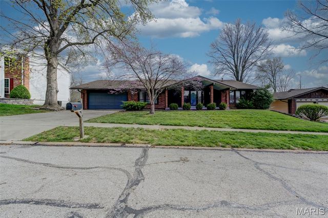 1946 Burlewood Drive, St Louis, MO 63146