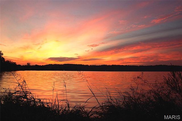 1946 Burlewood Drive, St Louis, MO 63146