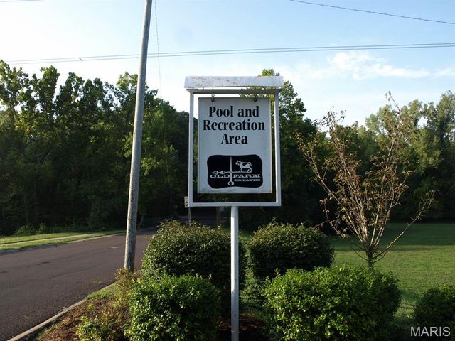 1946 Burlewood Drive, St Louis, MO 63146